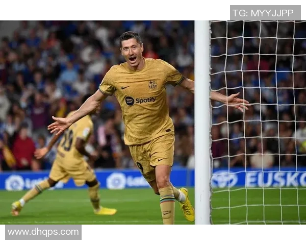 西甲赛场莱万再度破门展现锋芒助球队争夺冠军荣耀