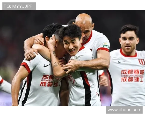 韦世豪精彩助攻助力队友破门展现团队合作精神 韦世豪精彩助攻助力队友破门展现团队合作精神